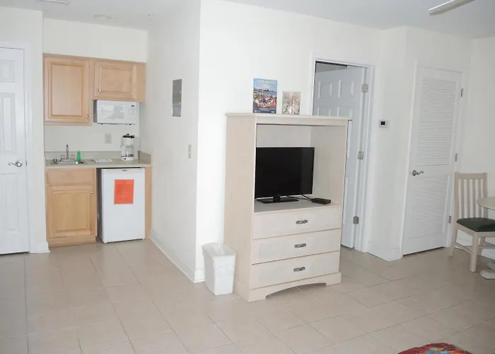 Golf Course Onsite Home 3008L With Pool